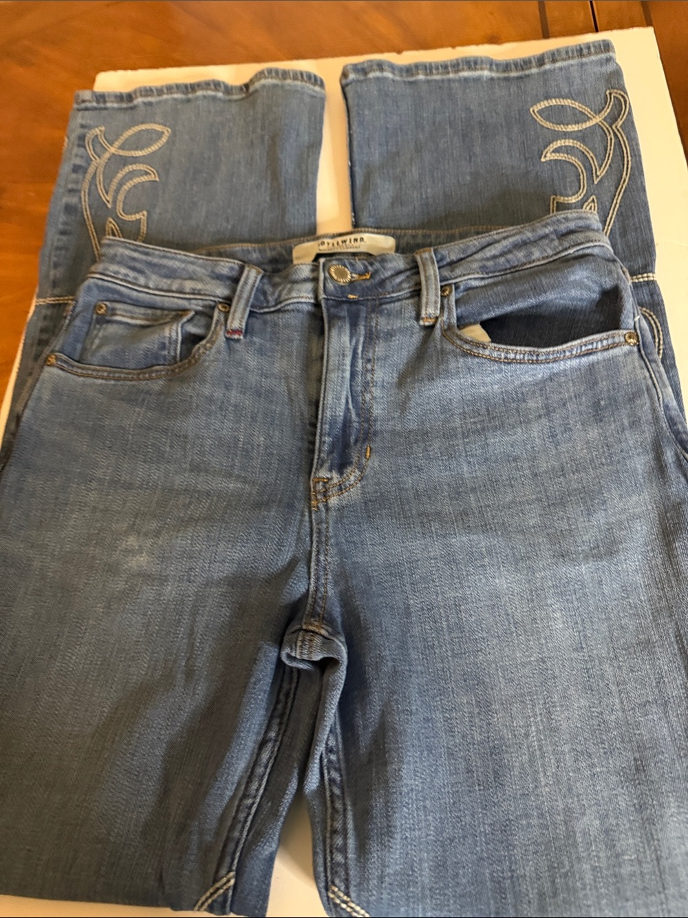 Idyllwind legend Blue Bootcut Jeans with Cream Embroidery - Picture 4 of 10